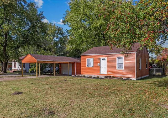 Photo 3 of Single family home for sale at 23 Kinder St, East Saint Louis, IL 62206 | MLS# 24067601 | Listing updated on 2024-12-06