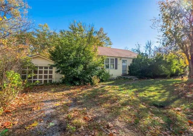 Photo 2 of Sale Pending at 12508 Hillview Dr, Saint Louis, MO 63138 | MLS# 24067633 | Listing updated on 2024-12-03