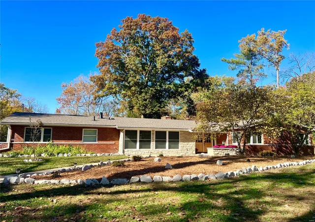 Photo 1 of Single family home for sale at 5 Chasselle Ln, Saint Louis, MO 63141 | MLS# 24067635 | Listing updated on 2024-12-16