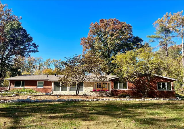 Photo 2 of Single family home for sale at 5 Chasselle Ln, Saint Louis, MO 63141 | MLS# 24067635 | Listing updated on 2024-12-16