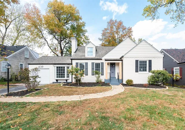 Photo 1 of Single family home for sale at 439 Bogey Ln, Saint Louis, MO 63122 | MLS# 24067760 | Listing updated on 2024-12-16