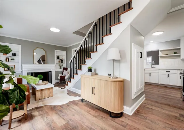 Photo 3 of Single family home for sale at 439 Bogey Ln, Saint Louis, MO 63122 | MLS# 24067760 | Listing updated on 2024-12-16