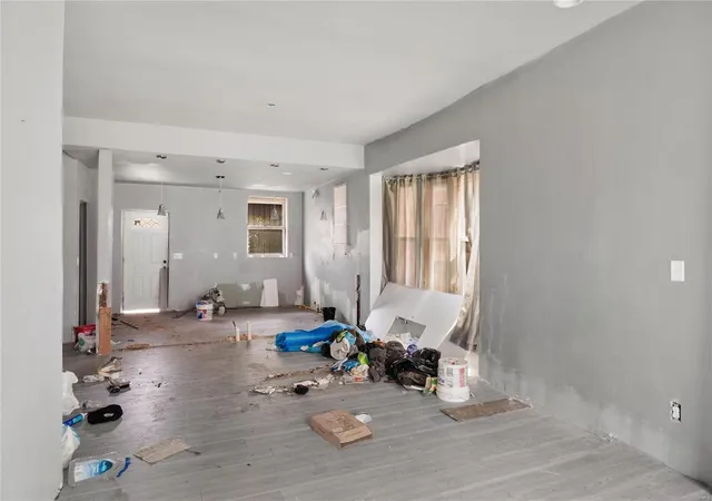 Photo 3 of Single family home for sale at 5947 Hamilton Terr, Saint Louis, MO 63112 | MLS# 24067763 | Listing updated on 2025-03-18