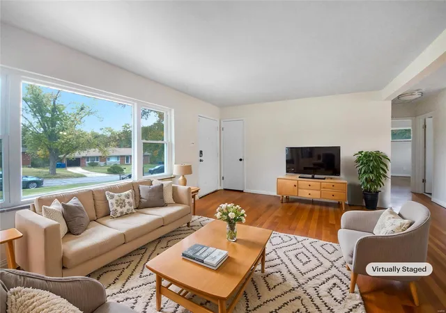 Photo 3 of Single family home for sale at 10021 Shea Dr, Saint Louis, MO 63123 | MLS# 24067770 | Listing updated on 2024-11-21