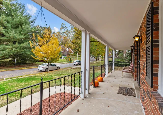 3rd image of 59 Greendale Dr, Saint Louis, MO 63121 | MLS# 24067781