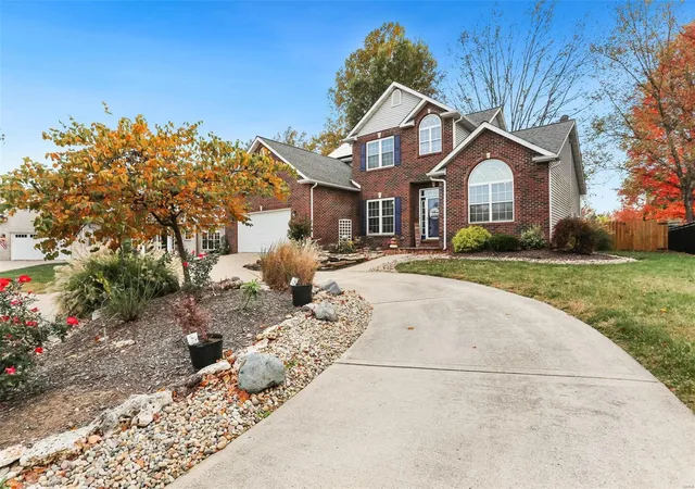 Photo 2 of Single family home for sale at 5 Yorkshire Ct, Edwardsville, IL 62025 | MLS# 24067808 | Listing updated on 2024-11-05