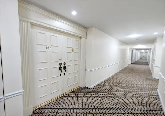 Listing Photo 5 - Condo for sale in building located at 590 Sarah Ln, Creve Coeur, MO 63141 - Unit #208