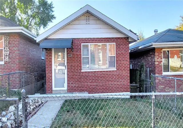 Photo 1 of Sale Pending at 2018 Chippewa St, Saint Louis, MO 63118 | MLS# 24067913 | Listing updated on 2024-12-10