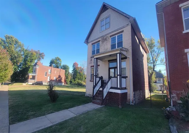 Photo 2 of Single family home for sale at 5714 Maple Ave, Saint Louis, MO 63112 | MLS# 24067967 | Listing updated on 2025-03-15