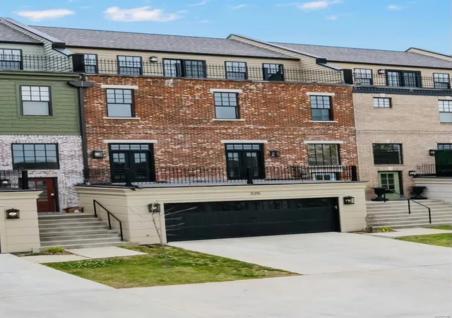 Photo 1 of Townhouse for sale at 325 Main St N, Cape Girardeau, MO 63701 | MLS# 24067981 | Listing updated on 2025-03-18