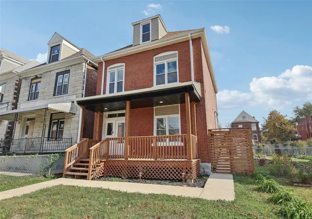 Photo 3 of Sale Pending at 1226 Temple Pl, Saint Louis, MO 63112 | MLS# 24068052 | Listing updated on 2024-11-20