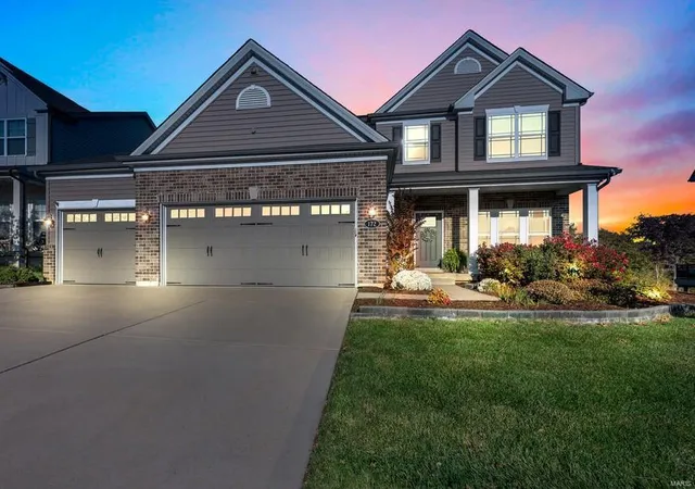 Photo 3 of Single family home for sale at 172 Oakleigh Park Ln, Saint Charles, MO 63303 | MLS# 24068056 | Listing updated on 2024-12-28