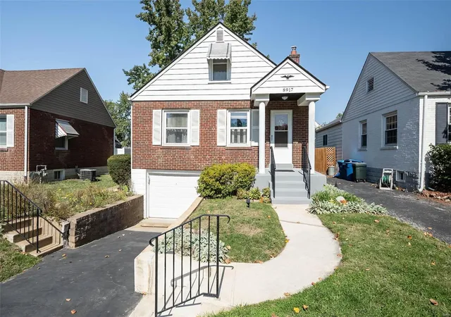 Photo 1 of Sale Pending at 8917 Shawnee Ln, Saint Louis, MO 63114 | MLS# 24068064 | Listing updated on 2024-11-22