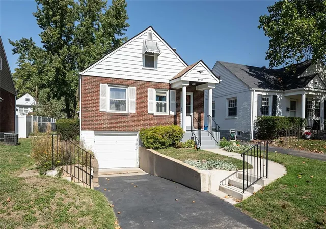 Photo 2 of Sale Pending at 8917 Shawnee Ln, Saint Louis, MO 63114 | MLS# 24068064 | Listing updated on 2024-11-22