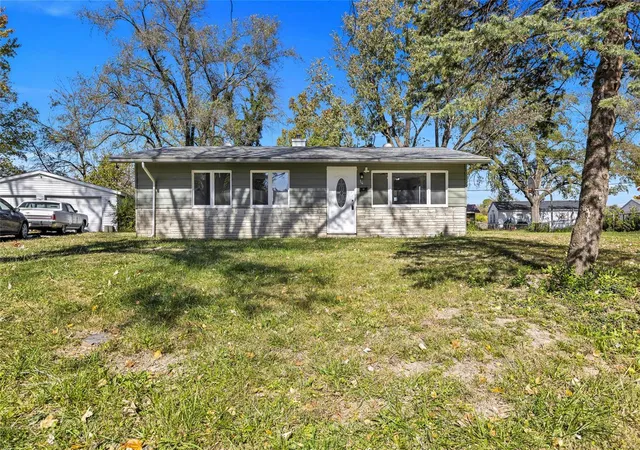 Photo 1 of Single family home for sale at 14 W Adams Dr, East Saint Louis, IL 62206 | MLS# 24068081 | Listing updated on 2024-12-02