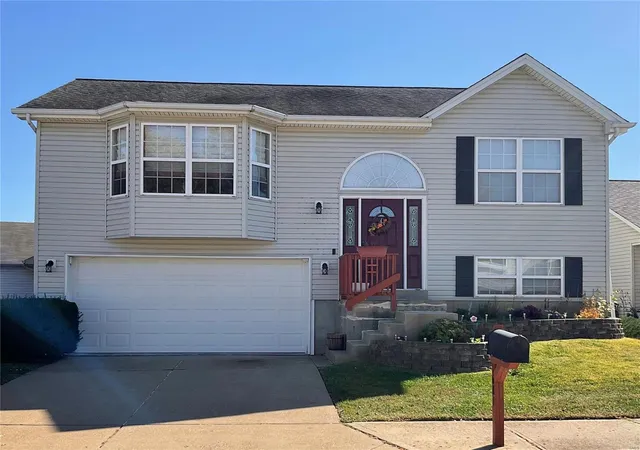 Photo 1 of Single family home for sale at 1681 Chapman Ct, Saint Charles, MO 63303 | MLS# 24068147 | Listing updated on 2024-11-25