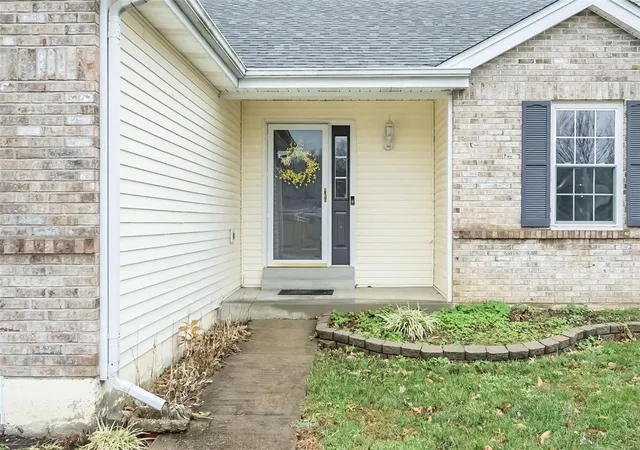 Photo 2 of Single family home for sale at 591 Prentice Dr, Saint Peters, MO 63376 | MLS# 24068269 | Listing updated on 2024-12-29