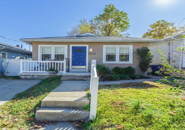 Photo 1 of Sale Pending at 3414 Manhattan Ave, Saint Louis, MO 63143 | MLS# 24068302 | Listing updated on 2024-12-17