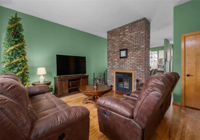 Photo 3 of Townhouse for sale at 2205 Park Ave, Saint Louis, MO 63104 | MLS# 24068337 | Listing updated on 2025-01-07