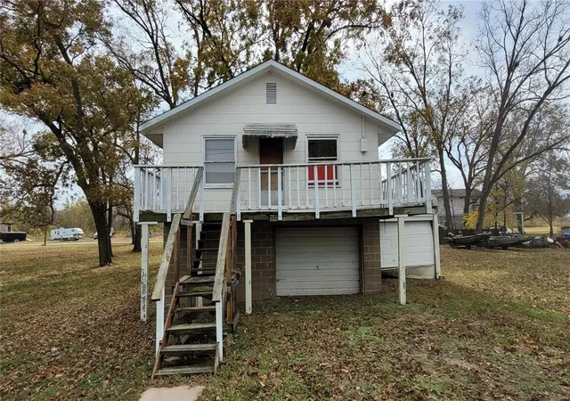Photo 1 of Single family home for sale at 30 Dardenne Dr, Saint Charles, MO 63301 | MLS# 24068458 | Listing updated on 2025-02-28