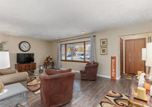 Photo 4 of Single family home for sale at 501 N Deneen St, Staunton, IL 62088 | MLS# 24068516 | Listing updated on 2024-12-05