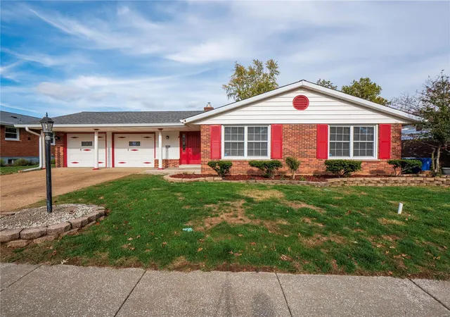 Photo 1 of Single family home for sale at 5159 Towne Centre Dr, Saint Louis, MO 63128 | MLS# 24068521 | Listing updated on 2024-11-18