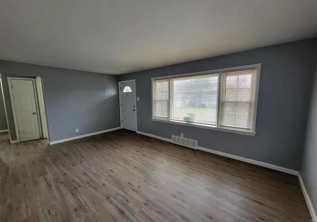 Photo 2 of Sale Pending at 5636 Sapphire Ave, Saint Louis, MO 63136 | MLS# 24068565 | Listing updated on 2024-11-25