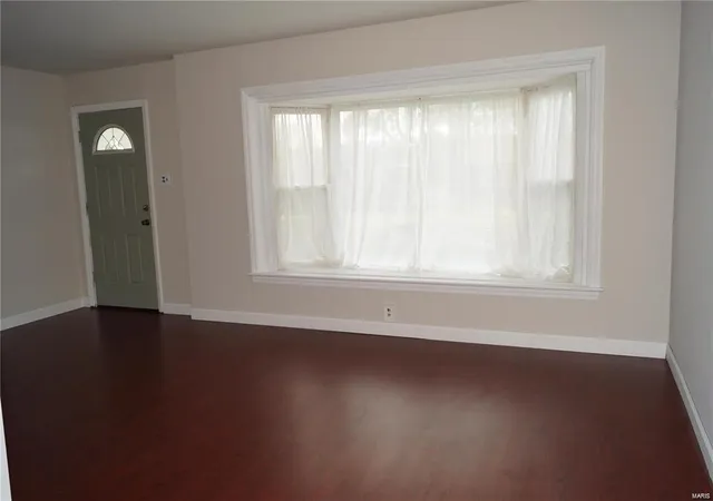 Photo 4 of Single family home for sale at 4 Regina Ct, Florissant, MO 63031 | MLS# 24068583 | Listing updated on 2024-10-31