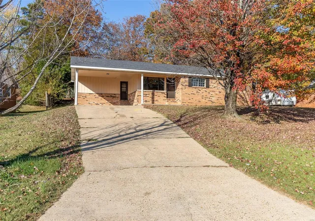3rd image of 2637 Forest View St, Poplar Bluff, MO 63901 | MLS# 24068604