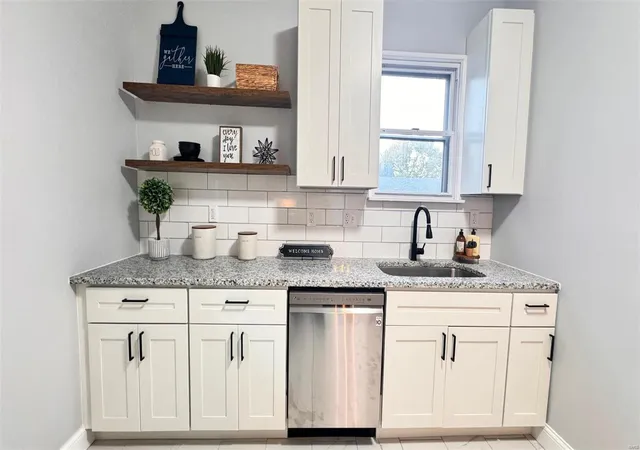 Photo 4 of Single family home for sale at 2945 Ridgeway Ave, Saint Louis, MO 63114 | MLS# 24068633 | Listing updated on 2024-12-09