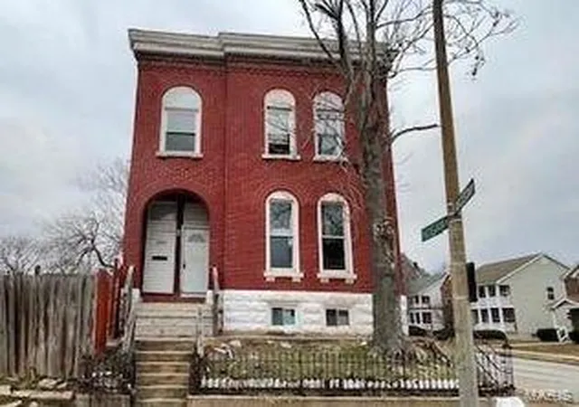Photo 1 of Single family home for sale at 1825 N North Madison St N, Saint Louis, MO 63106 | MLS# 24068702 | Listing updated on 2024-11-08