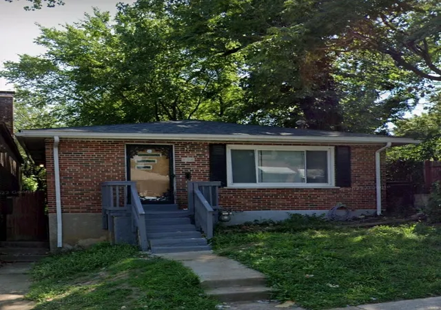 Photo 1 of Sale Pending at 858 Canaan Ave, Saint Louis, MO 63147 | MLS# 24068734 | Listing updated on 2024-12-16