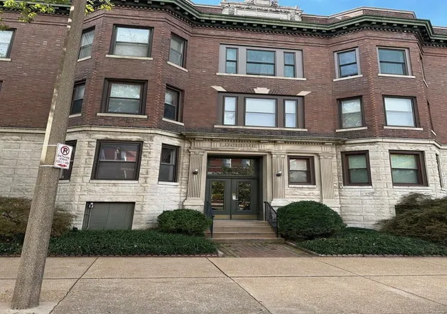 Photo 1 of Condo for sale at 4508 Mcpherson Ave #1E, Saint Louis, MO 63108 | MLS# 24068850 | Listing updated on 2025-03-17
