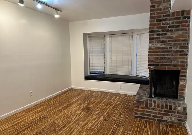 Listing Photo 4 - Condo for sale in building located at 4508 Mcpherson Ave, St. Louis, MO 63108 - Unit #1E