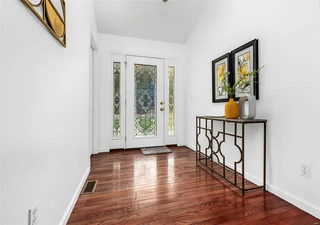Photo 3 of Single family home for sale at 33 W Waymire Ave, Saint Louis, MO 63119 | MLS# 24068914 | Listing updated on 2024-11-29