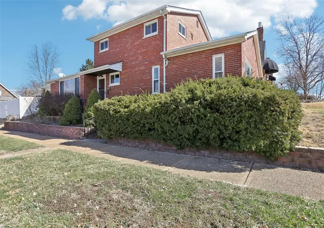 Photo 2 of Single family home for sale at 6659 Pernod Ave, Saint Louis, MO 63139 | MLS# 24068975 | Listing updated on 2025-03-13
