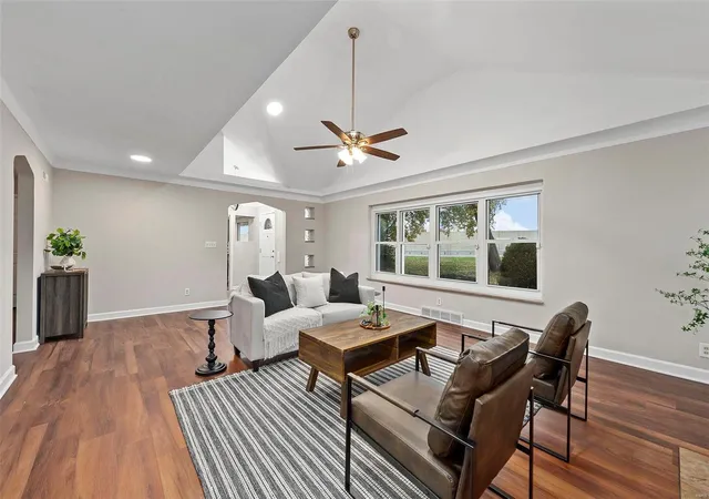 Photo 2 of Single family home for sale at 4865 Theiss Rd, Saint Louis, MO 63128 | MLS# 24068981 | Listing updated on 2024-12-06