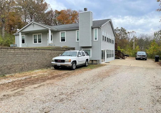 Photo 1 of Sale Pending at 5892 Rockland Ln, Saint Louis, MO 63129 | MLS# 24069004 | Listing updated on 2024-11-27