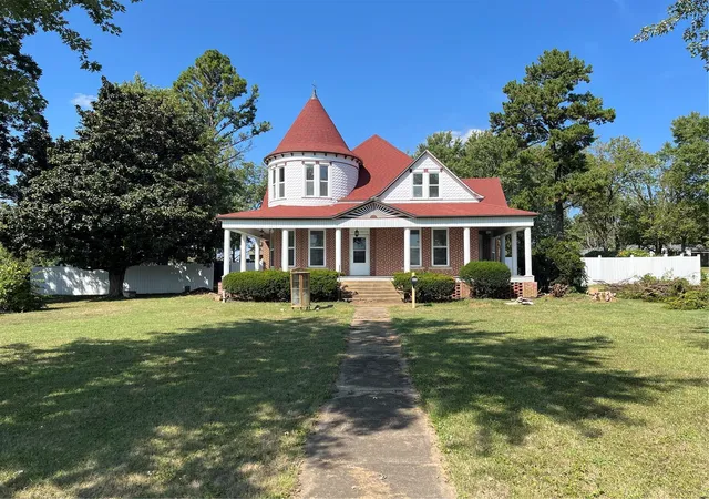 Photo 2 of Single family home for sale at 610 W Main St, Fredericktown, MO 63645 | MLS# 24069012 | Listing updated on 2024-11-27