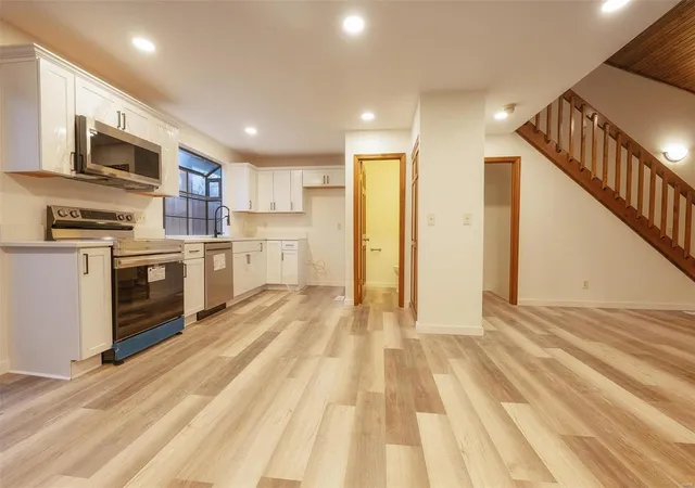 Listing Photo 4 - Condo for sale in building located at 2042 Duclair Pkwy, Saint Charles, MO 63303 - Unit #A