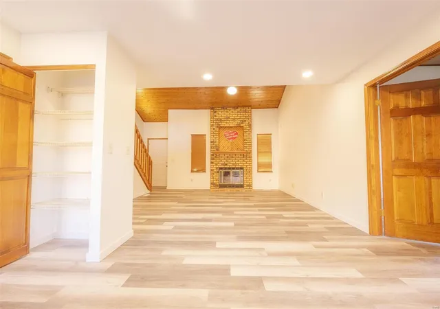 Listing Photo 5 - Condo for sale in building located at 2042 Duclair Pkwy, Saint Charles, MO 63303 - Unit #A