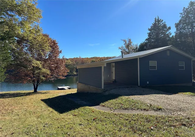 Photo 2 of Single family home for sale at 3985 Lakeshore Dr, New Haven, MO 63068 | MLS# 24069085 | Listing updated on 2024-11-20
