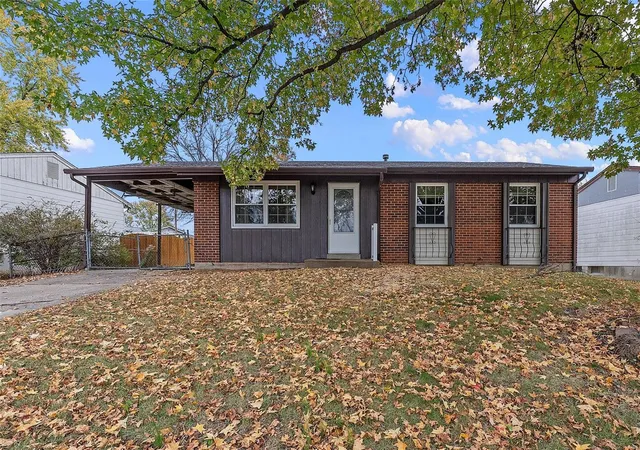 Photo 2 of Sale Pending at 3524 Fleet Ln, Saint Charles, MO 63301 | MLS# 24069110 | Listing updated on 2024-11-20