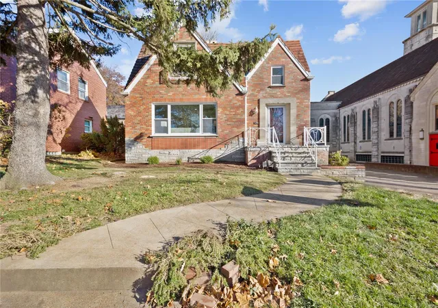 Photo 2 of Single family home for sale at 5338 Tamm Ave, Saint Louis, MO 63109 | MLS# 24069115 | Listing updated on 2025-03-17