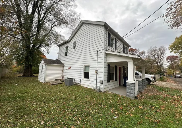 Photo 2 of Single family home for sale at 114 Glen St, Collinsville, IL 62234 | MLS# 24069124 | Listing updated on 2024-11-20