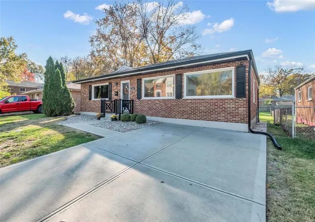 Photo 2 of Single family home for sale at 7572 Blackberry Ave, Saint Louis, MO 63130 | MLS# 24069281 | Listing updated on 2024-11-22