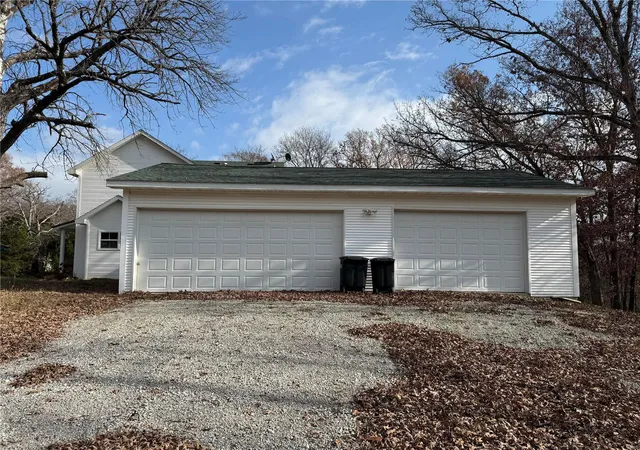 Photo 2 of Single family home for sale at 720 E Breedlove Dr, Sturgeon, MO 65284 | MLS# 24069290 | Listing updated on 2025-03-11