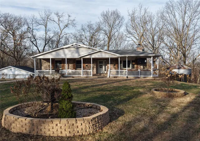Photo 2 of Single family home for sale at 62812 Brown Estates, Hannibal, MO 63401 | MLS# 24069380 | Listing updated on 2025-03-19