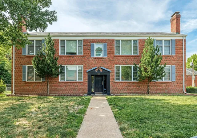 Photo 3 of Multi family home for sale at 8124 Roxburgh Dr, Saint Louis, MO 63105 | MLS# 24069477 | Listing updated on 2024-12-02