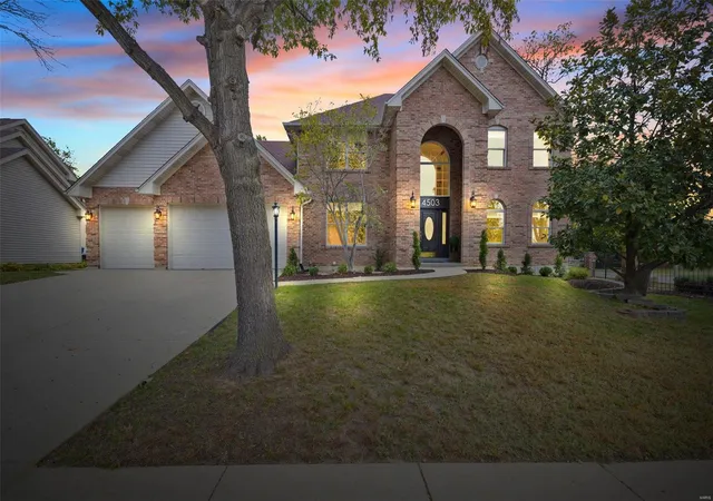 Photo 2 of Single family home for sale at 4503 Ridgemoor Pl Ct, Saint Louis, MO 63128 | MLS# 24069568 | Listing updated on 2025-03-17